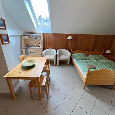 Sokoli Hnizdo Guest house Hlaska